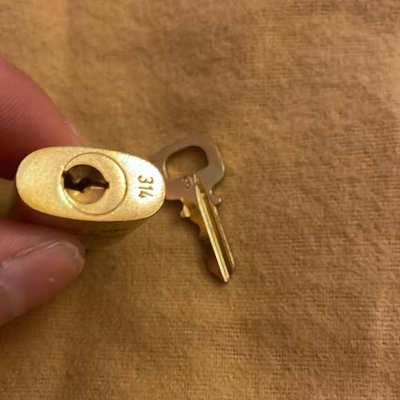 Louis Vuitton Lock and Key - Picture 4 of 6